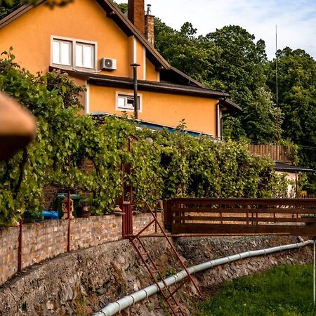 Restoran I Prenociste Egghus Hotel Nasice Luaran gambar